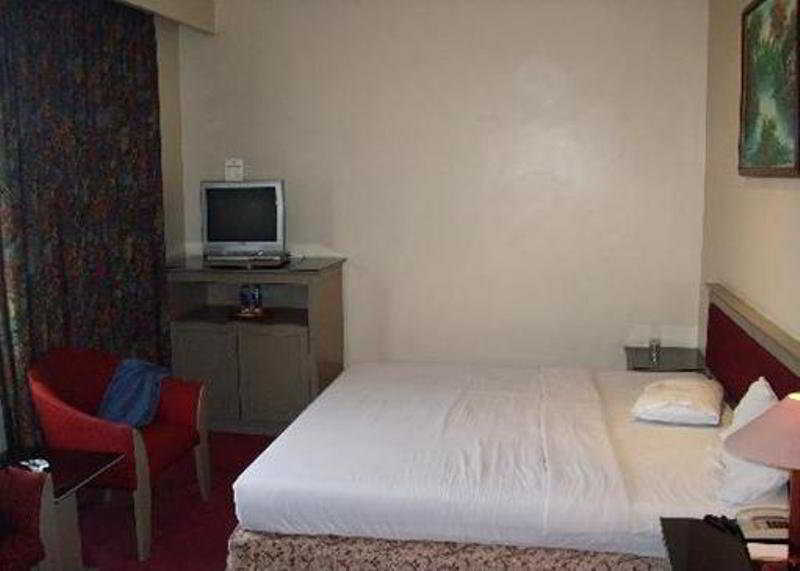 Hotel Royal Merdeka Bandung Exterior photo